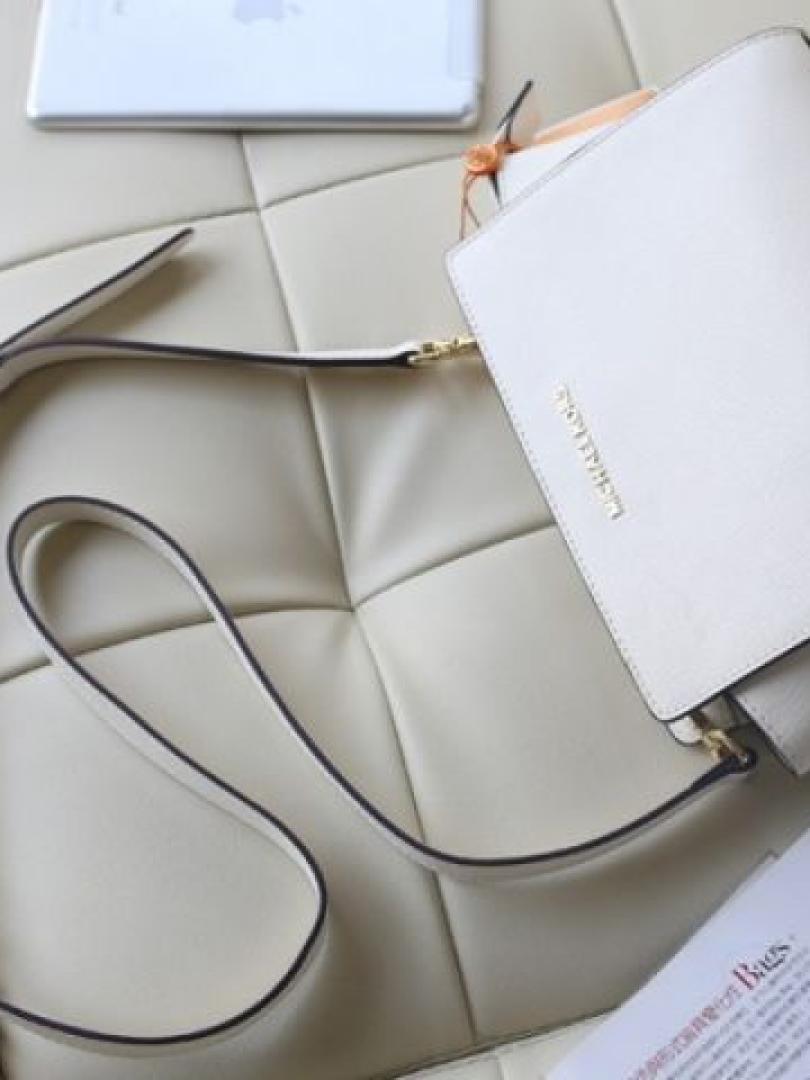 Женская сумка Michael Kors Selma Messenger White реплика FM0642G