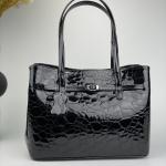 Сумка жіноча шкіряна лакова чорна FM1085A