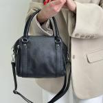 Сумка жіноча шкіряна чорна FM1640C