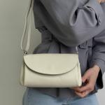 Сумка жіноча шкіряна молочна FM1666B