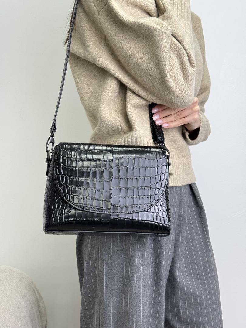 Сумка жіноча шкіряна чорна FM0973AE