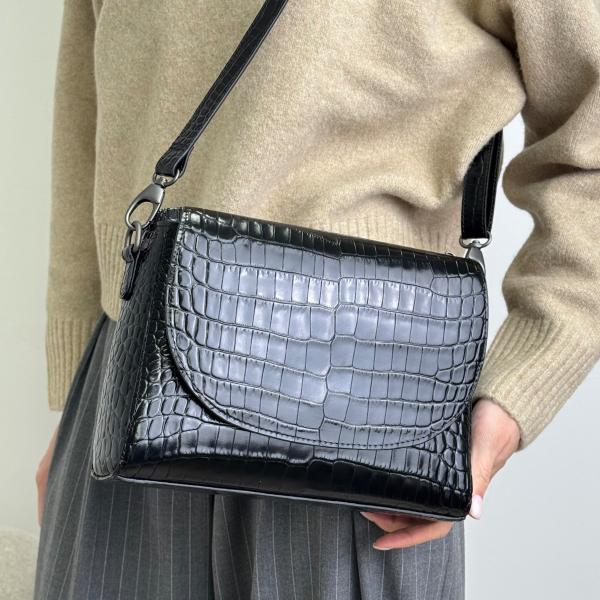 Сумка женская кожаная черная FM0973AE