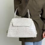 Сумка женская кожаная белая FM1547E