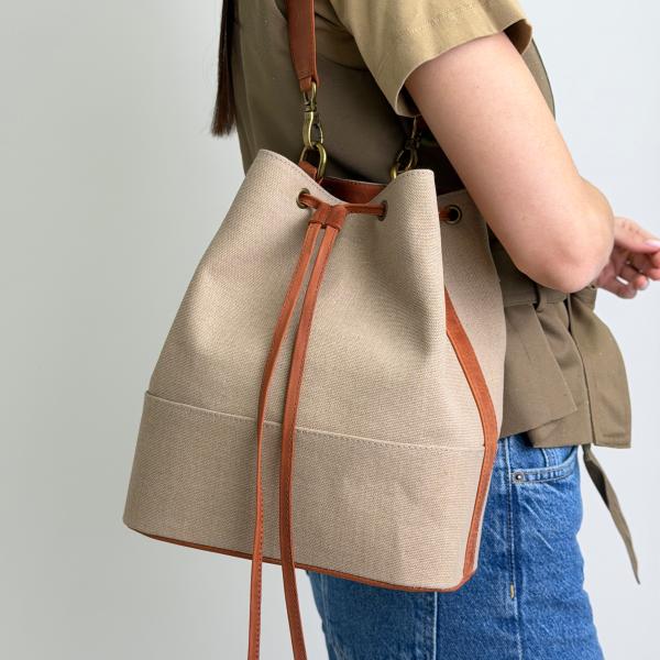 Сумка женская кожаная бежевая FM1802A