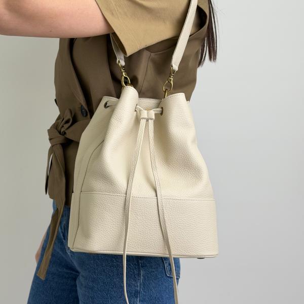 Сумка женская кожаная молочная FM1802C