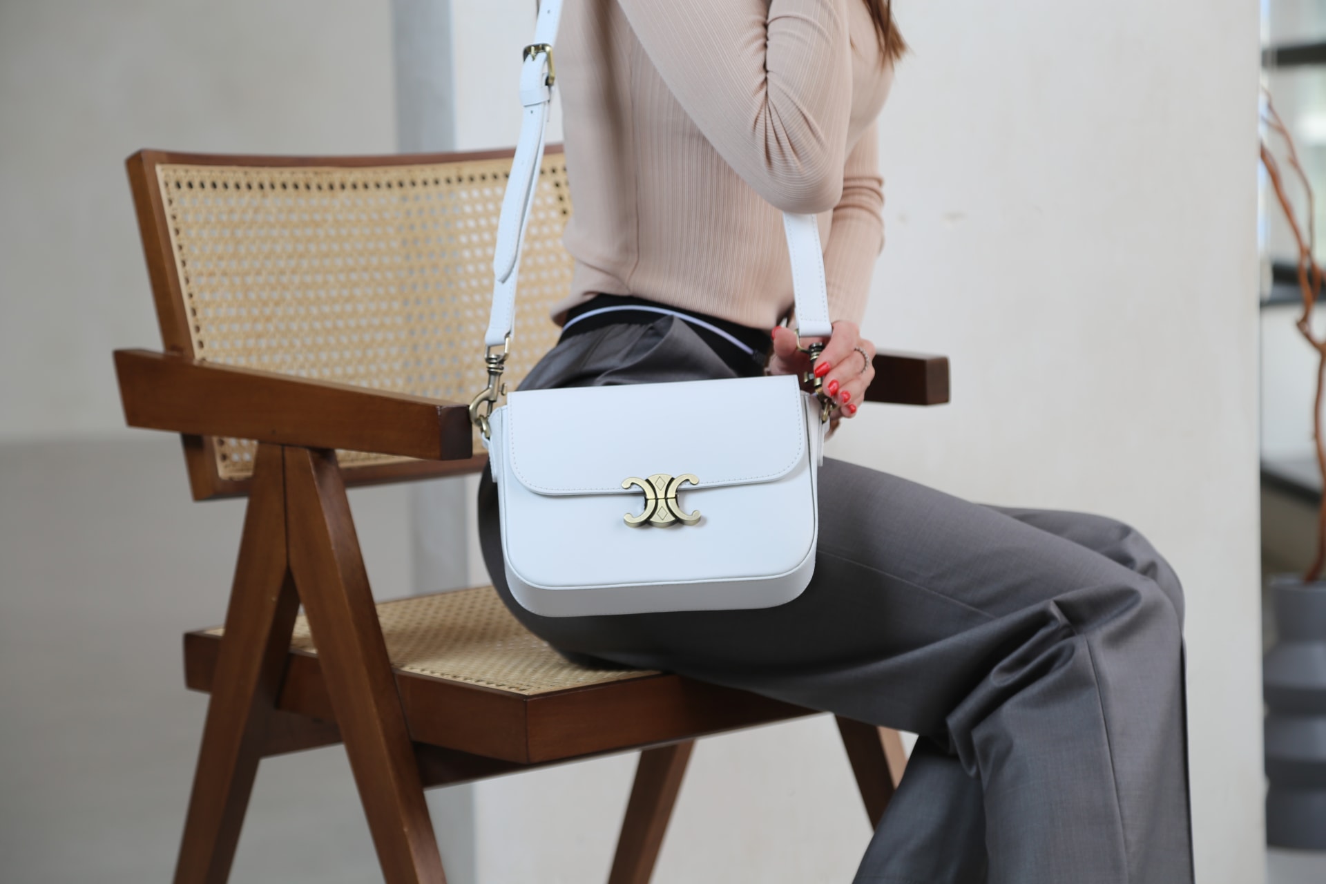 Сумка женская кожаная белая FM1205K